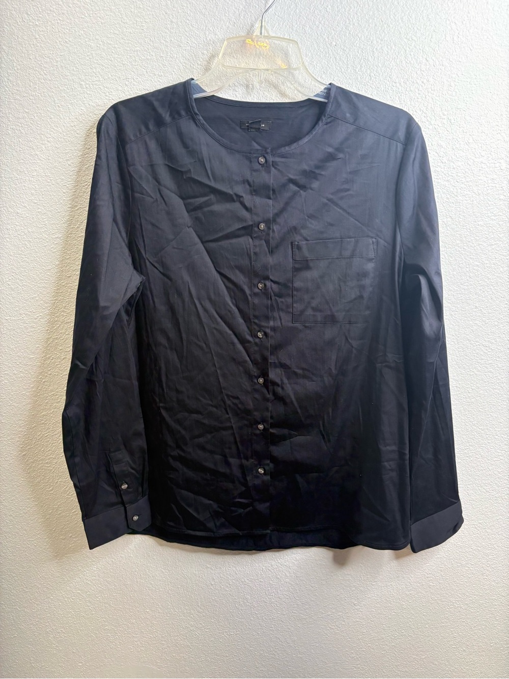 Ann Taylor Medium Black Long Sleeve Button Up Blouse